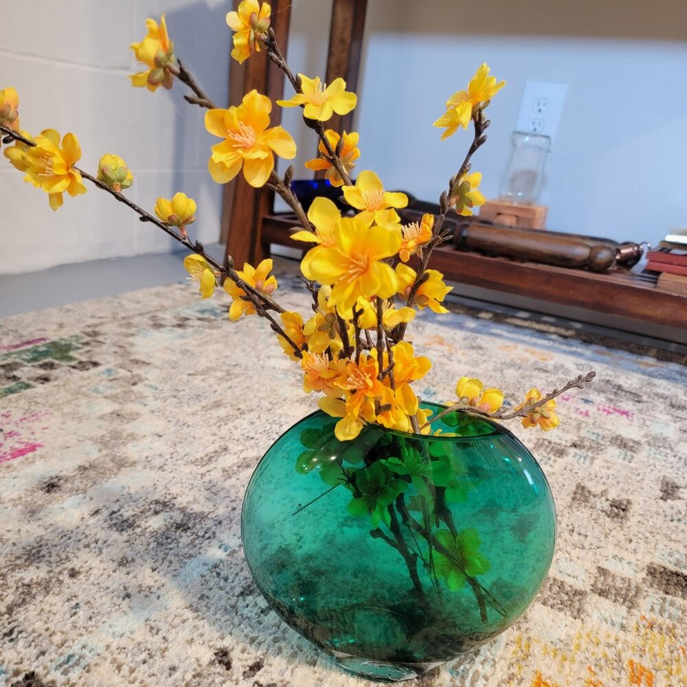 Oval Teal Vase with Floral. Studio Nova, Vintage. Beautiful, Excellent Condition
